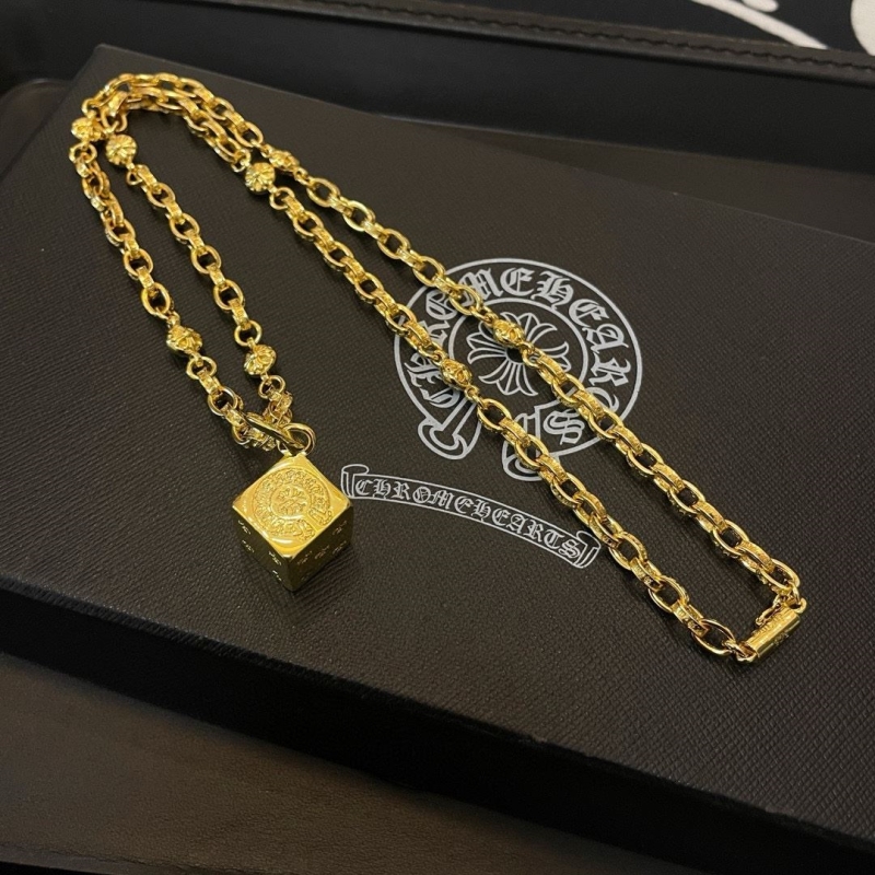 Ch*0me He**ts necklaces